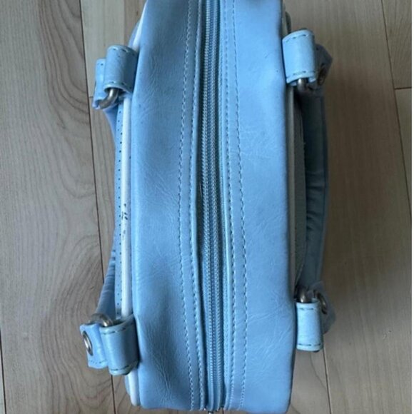 Vintage Roots bowling-style handbag in soft baby blue faux leather - Picture 7 of 8